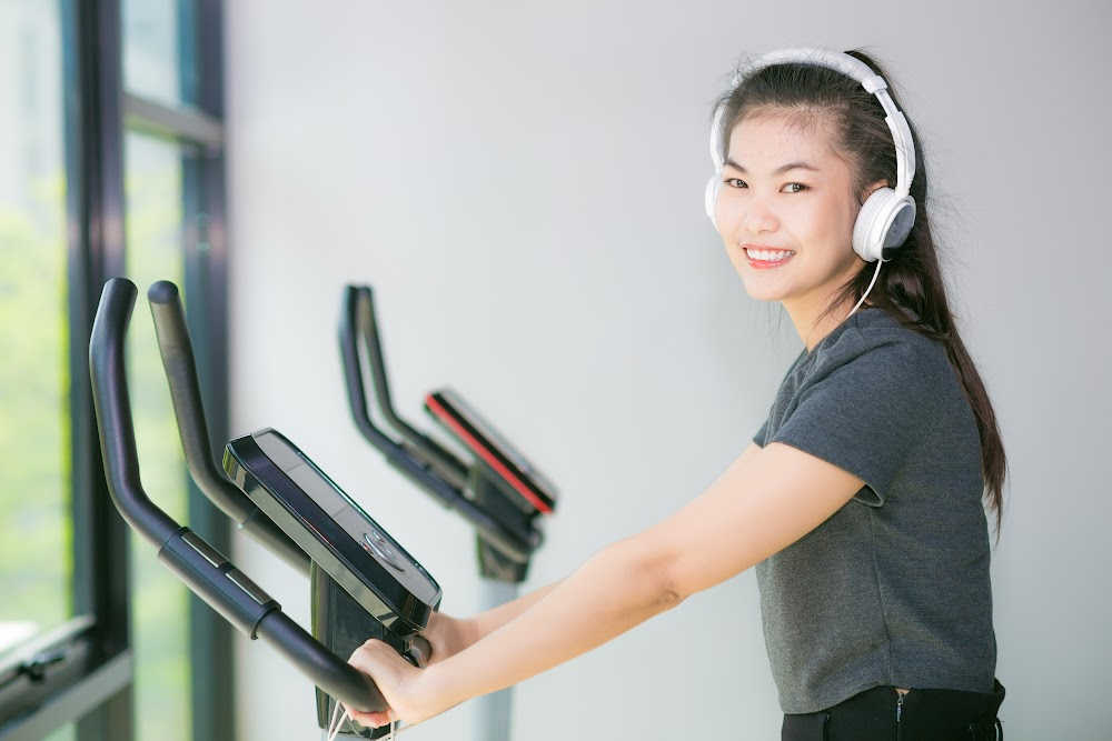 Listening to music during indoor cycling elicits higher internal loads